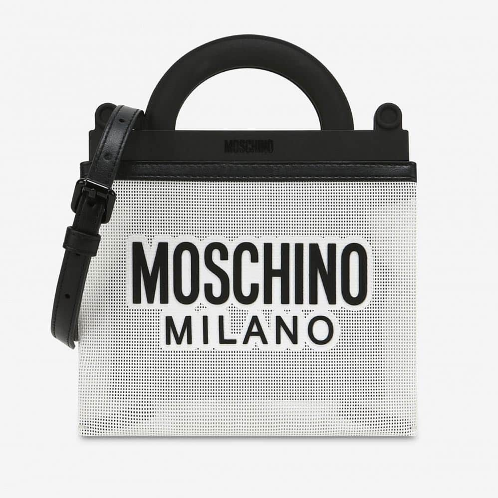 Moschinoさんのインスタグラム写真 - (MoschinoInstagram)「Moschino Milano mesh handbag on moschino.com and Moschino Shops #moschino @itsjeremyscott」3月16日 4時59分 - moschino