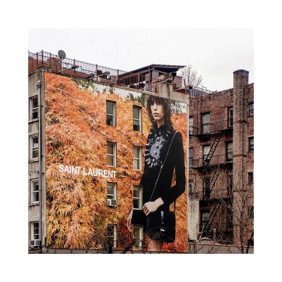 サンローランさんのインスタグラム写真 - (サンローランInstagram)「MICA - SUMMER 19 NEW YORK - HOUSTON STREET #YSL21 by ANTHONY VACARELLO PHOTOGRAPHED by JUERGEN TELLER ⠀⠀⠀⠀⠀⠀⠀⠀⠀ #YSLSUMMER19 #YSL #SaintLaurent #YvesSaintLaurent @anthonyvaccarello」3月16日 4時59分 - ysl