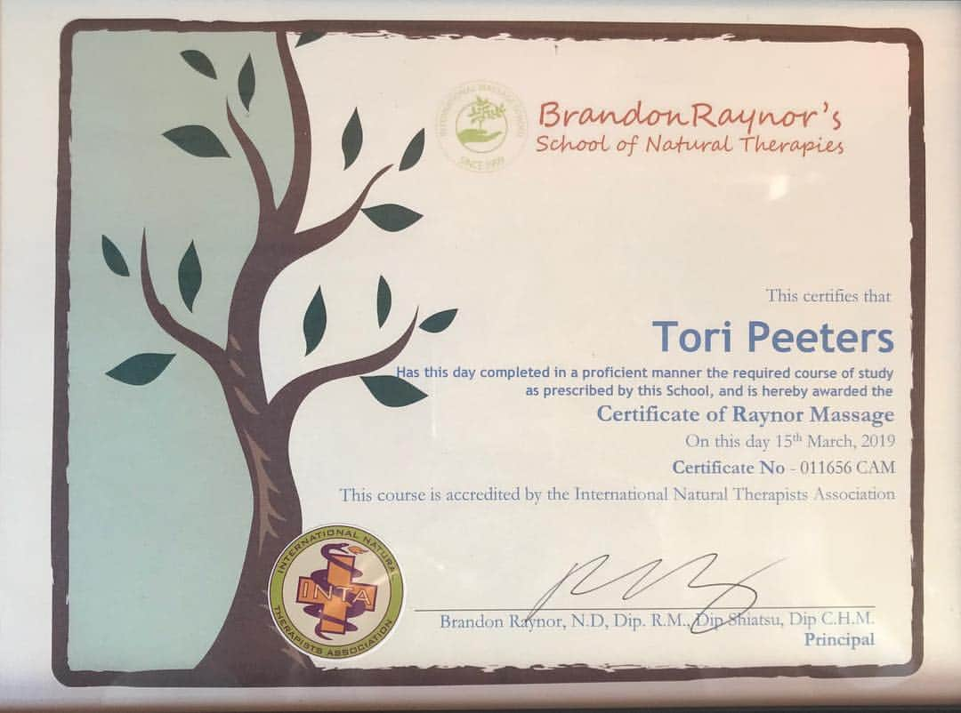 Tori Peetersさんのインスタグラム写真 - (Tori PeetersInstagram)「Certificate in Raynor Massage ✔️ . Still out here learning - both on and off the track. Lately, it’s been with a large focus on mindfulness and positive affirmation. The way our physical and emotional bodies are connected is incredible 🤯 This was such a beneficial course and something I would highly recommend for all athletes! Thanks to @hpsportnz for your continued support to help me grow as an athlete both on and off my sporting field #alwayslearning #bodyandmind #highperformancesportnz」3月16日 5時37分 - tori_peeters60