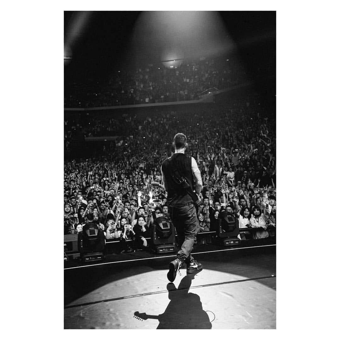 Maroon 5さんのインスタグラム写真 - (Maroon 5Instagram)「MACAU • 🚀 • 3.3.2019 #REDPILLBLUESTOUR 📸 @bootswallace」3月16日 5時54分 - maroon5
