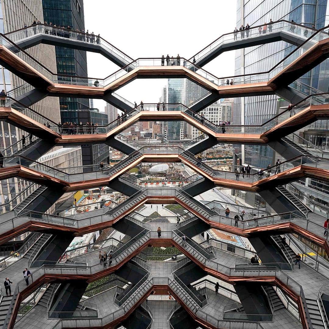 NBC Newsさんのインスタグラム写真 - (NBC NewsInstagram)「Part art, part park, #Vessel, the maze-like vertical structure, has opened in #NYC’s newest neighborhood, #HudsonYards. Read more about it at the link in our bio. . 📷 Timothy A. Clary / @afpphoto」3月16日 5時55分 - nbcnews