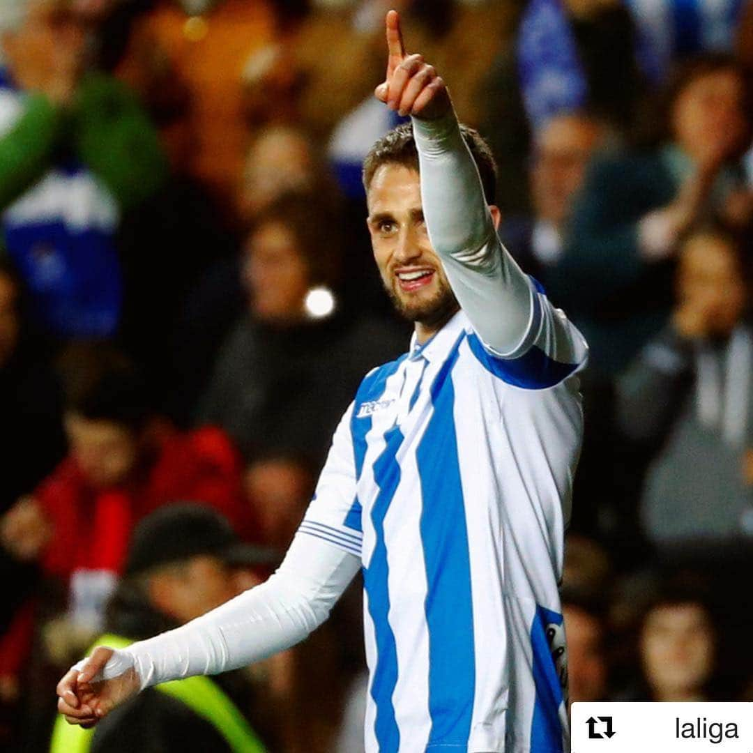 レアル・ソシエダさんのインスタグラム写真 - (レアル・ソシエダInstagram)「#Repost @laliga JANUZAJ ⚽️N TARGET! 💥🇧🇪 • #Januzaj #RealSociedad #Goal #LaLiga #LaLigaSantander」3月16日 6時24分 - realsociedad