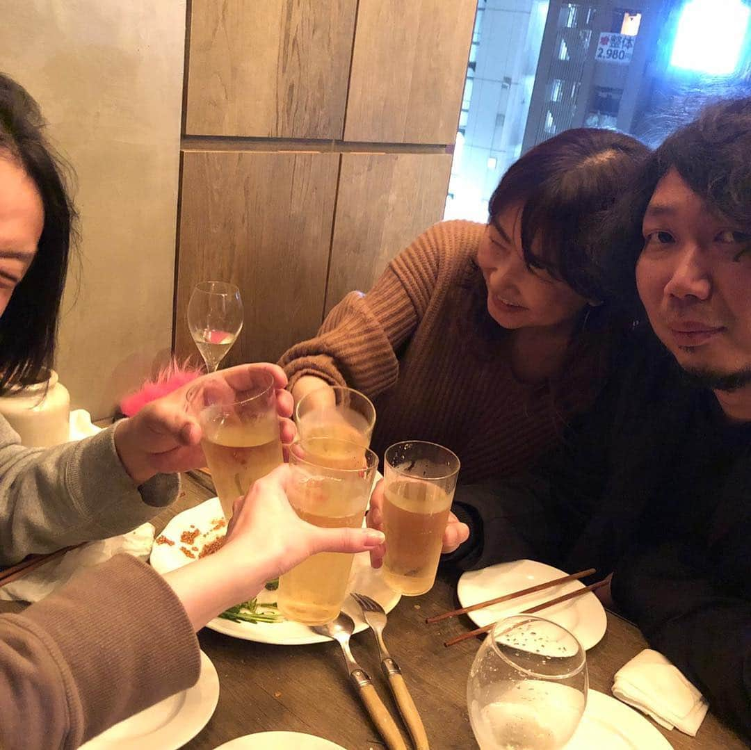 阿部洋子さんのインスタグラム写真 - (阿部洋子Instagram)「🥂 #宴  #夏目会  #永野 #マンボウやしろ #家城啓之 #夏目花実  #闇ごはん  闇深し4人が集いました。 揃うのは2年ぶりくらい？か！ 闇を確認し合って昨夜は解散。 闇満載なのにたのしかったー\(◡̈)/ 次はお花見かなー🎶 #radio」3月16日 16時01分 - hirocoring