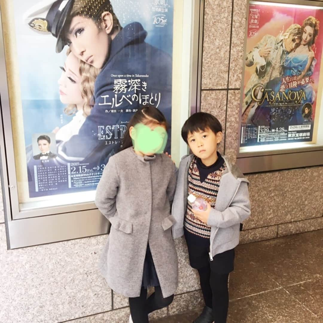 市川海老蔵 （11代目）さんのインスタグラム写真 - (市川海老蔵 （11代目）Instagram)「* They went to Takarazuka for the first time. Wondering how they enjoyed it...? 子供達はおめかしして初宝塚✨ どうだったんだろ？ 感想知りたーい  #市川海老蔵 #海老蔵 #成田屋 #歌舞伎  #六本木歌舞伎 #羅生門 #ABKAI #ABMORI #ebizoichikawa #ebizo #kabuki #thunderparty  #classic」3月16日 16時01分 - ebizoichikawa.ebizoichikawa