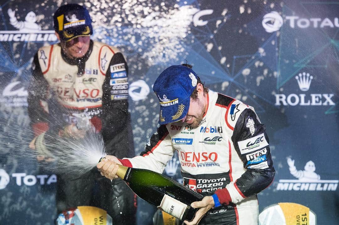 フェルナンド・アロンソさんのインスタグラム写真 - (フェルナンド・アロンソInstagram)「YES!!!! Thanks Sebring, what a weekend! I wanted this one 🏆!!! #wec #toyota #sebring 🇺🇸」3月16日 16時19分 - fernandoalo_oficial