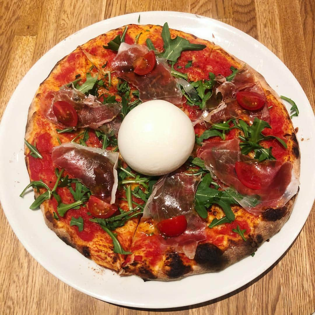 イガラシのインスタグラム：「#pizza」