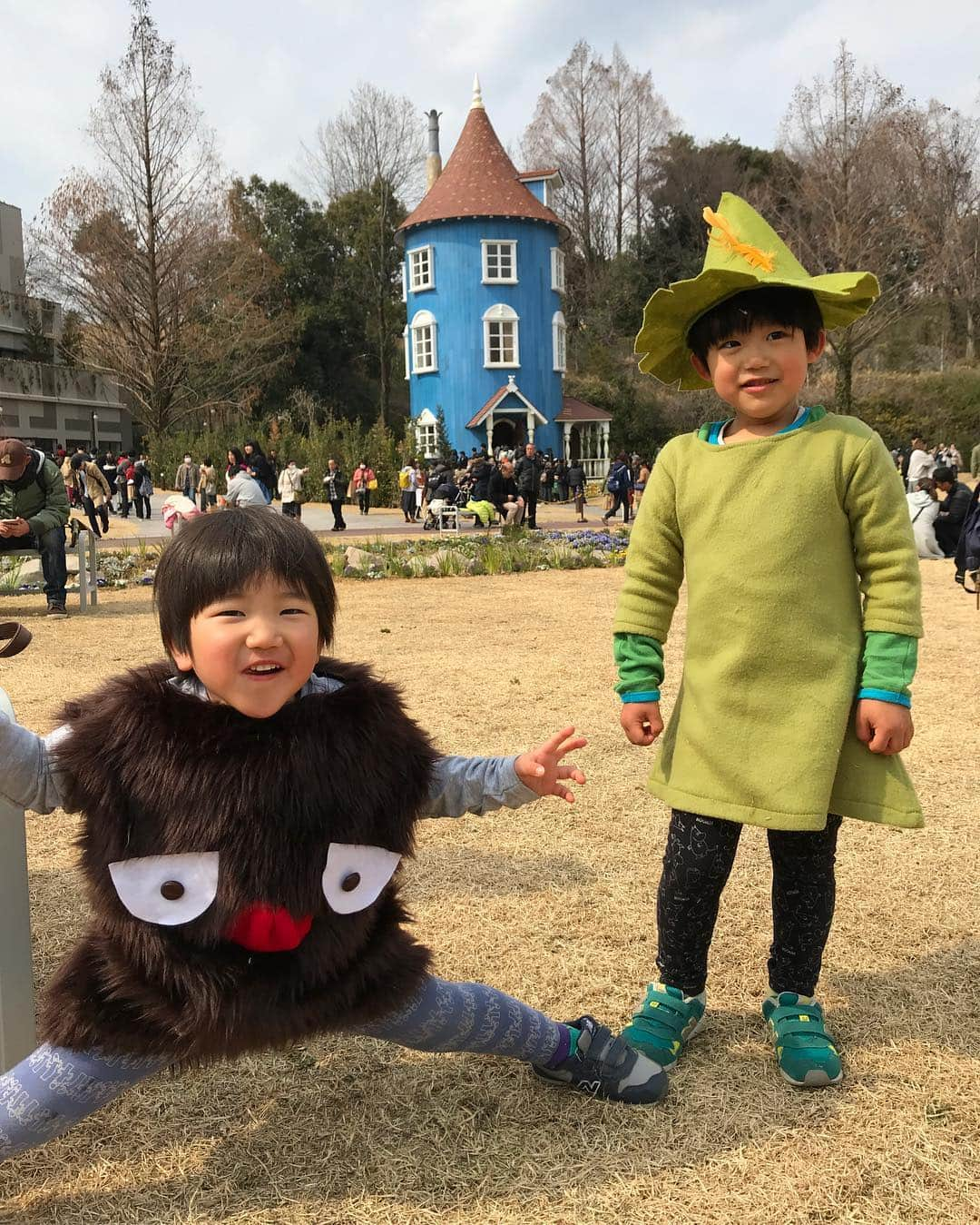 ムーミンさんのインスタグラム写真 - (ムーミンInstagram)「Welcome to Moominvalley Park✨ Today was the grand opening and we met a lot of adorable Moomin fans🥰😍 Swipe for more pictures!👉 #moomin #moominvalleypark #moominvalley #cosplay #mymoomin #moominofficial #ムーミン #メッツァ #ムーミン谷 #メッツァビレッジ」3月16日 16時44分 - moominofficial