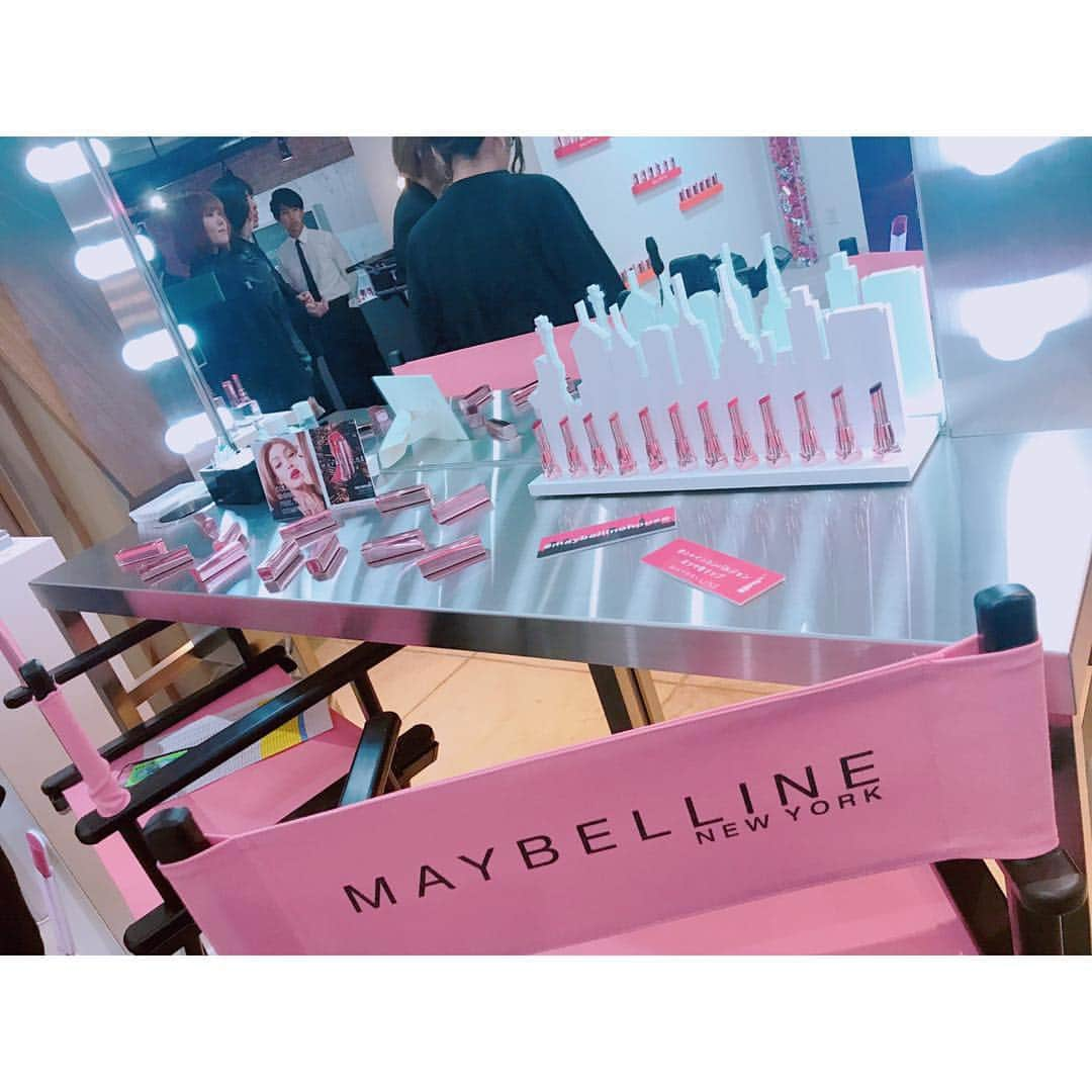 本橋優華さんのインスタグラム写真 - (本橋優華Instagram)「昨日、MAYBELLINE SHINE COMPLUSION Launch Partyへ ツヤと発色どちらも綺麗な凄いlip💋 早速使ってます！ #maybelline#shinecomplusion#cosmetic#maybellinehouse#gooditem#lip#rouge#makeup #メイベリン #シャインコンパルジョン #ツヤ色リップ #本日発売」3月16日 16時37分 - uk_jp