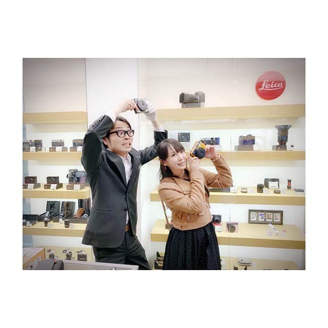 のインスタグラム：「大好きで、ずっと通っていた北村写真機店が、明日で閉店…(；ω；)涙。 * 忙しくて今日になってしまいましたが、行ってきました✨ * そして、実はずーっと欲しかったライカのチェキを思い切って購入しました‼️(みんなカレンダー買ってくれて本当にありがとう(;´༎ຶД༎ຶ`)号泣。 * 今までは事務所のチェキを借りてたけど、これからはライカです✨（＾ω＾）どや * 次回からライカチェキ会です！楽しみ🌸写りすぎたら恐怖だがw * 鎮西さんは今日も鎮西さんで、楽しかったです✨そして、本当にありがとうございました(；ω；)寂しくなるけど、また遊びに(買い物に)いきます‼️ * #北村写真機店 #代官山 #蔦屋書店代官山 #ライカ #チェキ #ライカゾフォート #daikanyama #leica #leicasofort #photography #instagram」