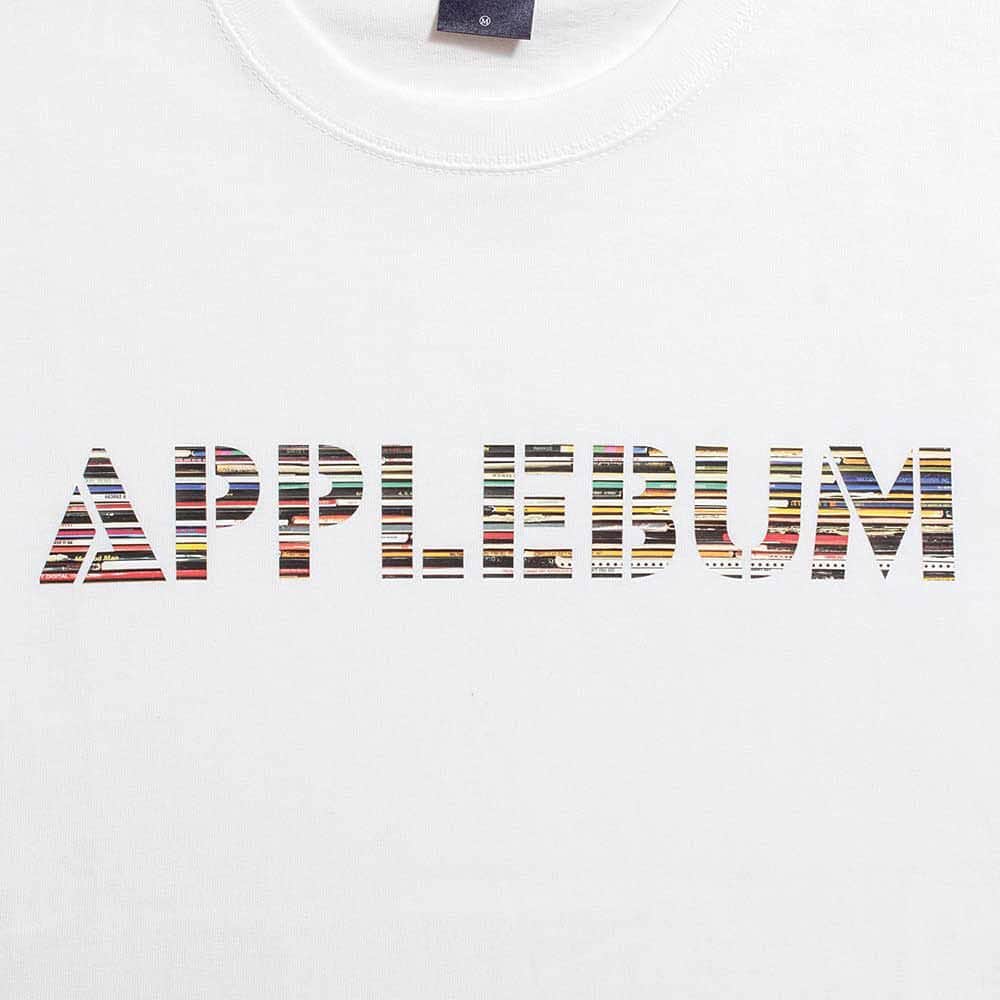 Dancers Collectionさんのインスタグラム写真 - (Dancers CollectionInstagram)「【NEW ARRIVAL】﻿ ﻿ ■APPLEBUM RECORD BORDER T-SHIRT[WHITE] ﻿ ﻿ 商品コード：1911104﻿ ﻿ 90年代Hip Hop黄金期レコードの背表紙をボーダーに見立てたロゴTシャツ﻿ 様々な名盤が散りばめられていて、見ているだけでも楽しめるデザインとなっております✨7.1オンスのアメリカ原産「U.Sコットン」生地を使用した着崩れしないしっかりとしたボディです👍﻿ ﻿ 素材 : 綿 100%﻿ ﻿ 👇オンラインストアでも購入可能です👇﻿ http://shop.dancers-c.com/?pid=141426164﻿ ﻿﻿ 電話通販も可能です😊 ﻿﻿ お気軽にお問い合わせ下さい✨ ﻿﻿ ﻿﻿ ダンサーズコレクション原宿店 ☎03-5474-9575﻿ ﻿﻿ #APPLEBUM ﻿ #ダンコレ #ダンサーズコレクション #dancerscollection #tokyo #harajuku」3月16日 16時58分 - dancerscollection