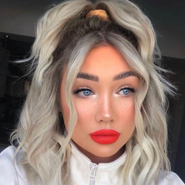 のインスタグラム：「You’re never fully dressed without your brows! 💁🏽‍♀️ @ohmygeeee is total #benefitbrows perfection wearing #preciselymybrowpencil 😍 #benefit #beauty #regram . . . 📷 Image Description: a regram of @ohmygeeee」