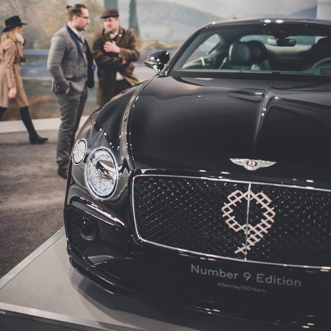 ベントレーさんのインスタグラム写真 - (ベントレーInstagram)「One of the 100 #ContinentalGT Number 9 Editions by #Mulliner on the #Bentley stand at #CheltenhamFestival. Exterior paint: Beluga. Image by @amyshorephotography. Link in bio. #Bentley100Years #WorldOfBentley  Continental GT WLTP drive cycle: fuel consumption, mpg (l/100km) - Combined 20.8 (13.6). Combined CO2 – 308 g/km.」3月16日 17時02分 - bentleymotors
