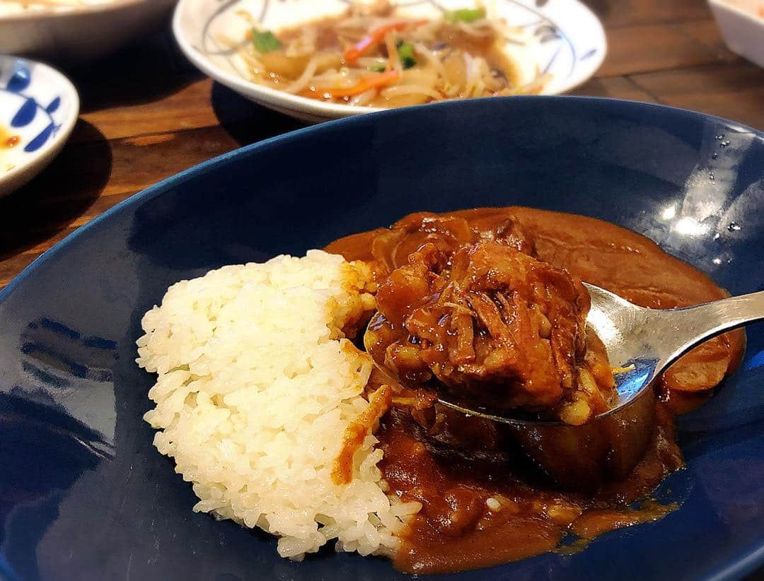 峰のりえさんのインスタグラム写真 - (峰のりえInstagram)「めちゃええ牛すじもらったのでシンプルにジャワカレー辛口！！ うちの知ってる牛すじの域を超えてた😭💕 そして雨上がりの朝日がめちゃ綺麗！！ 今日もええ撮影するぞー💕」3月16日 8時14分 - minenorie0428