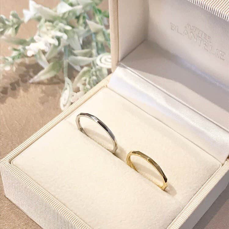 JKプラネット銀座.表参道.福岡|結婚指輪セレクトショップさんのインスタグラム写真 - (JKプラネット銀座.表参道.福岡|結婚指輪セレクトショップInstagram)「💍 @JKPlanet.jewelry JUPITER BLANTELIE - ジュピター ブラントリエ✨  真っ白なドレスを纏う花嫁がいる。 彼女には、繊細さと可憐さ、そして個性を与えたい。 jupiterのブライダルライン「BLANTELIE」は、 「ワタシ色」のリングを発見するためのブランド💎✨ . #JKPlanet 銀座本店・表参道店・宮崎橘通り店・鹿児島天文館店にてお取扱いです。 . ⇩JKPlanet ショップリスト⇩ 銀座本店・表参道店・福岡天神店・熊本上通店・宮崎橘通り店・鹿児島天文館店 . #JKプラネット #JUPITER #ジュピター #BLANTELIE #ブラントリエ #銀座結婚指輪 #表参道結婚指輪 #原宿結婚指輪 #宮崎結婚指輪 #鹿児島結婚指輪 #結婚指輪 #婚約指輪 #マリッジリング #エンゲージリング  #ブライダルリング #ダイヤモンド #プレ花嫁 #プロポーズ #結婚指輪探し #結婚指輪選び #ginza #omotesando  #weddingring #jewelry #jewelrygram #diamond #結婚對戒 #結婚戒指」3月16日 8時42分 - jkplanet.jewelry