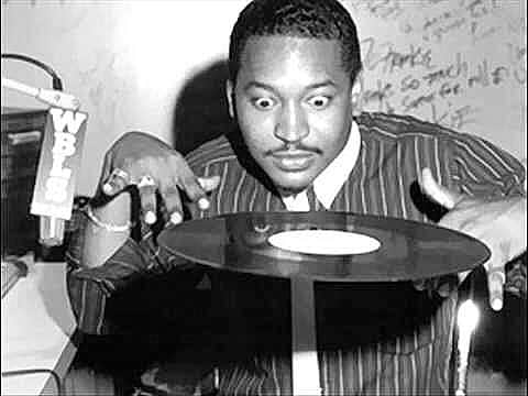 ファンクマスター・フレックスのインスタグラム：「Happy Birthday to a hip hop / radio legend! Rest In Peace Mr. Magic... ( “Every Saturday Rap Attack, Mr Magic, Marley Marl.. I let my tape rock til my tape popped- Biggie/Juicy”)」