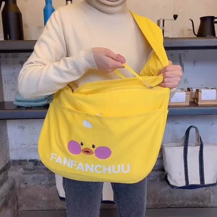 のインスタグラム：「fanfanchuu season 3 💕welcome home✨open✌️ 으앙 이거 왜 이제 나왔어 8ㅁ8 내가 얼마나 기다렸는데.....❤ ⠀⠀⠀ 세상사람들 다 아는 최강 귀요미 빵빵덕 시즌 3가 드디어 오픈했어요❤ (폭죽 펑💥) ⠀⠀⠀ 폭풍 문의 주시던 모찌쿠션과 함께!!! HOT한 아이템으로 구성되어있는 빵빵덕 시즌 3🎉 ⠀⠀⠀ JGT 이라서 품절될 수도 ㅜㅜ 빨리 겟또하러 가쟈아아 💨💨💨 귀여움 과다복용 예정이오니 여러분도 심호흡 하고 들어요세효 ....... ⠀⠀⠀ ON SALE NOW❣」