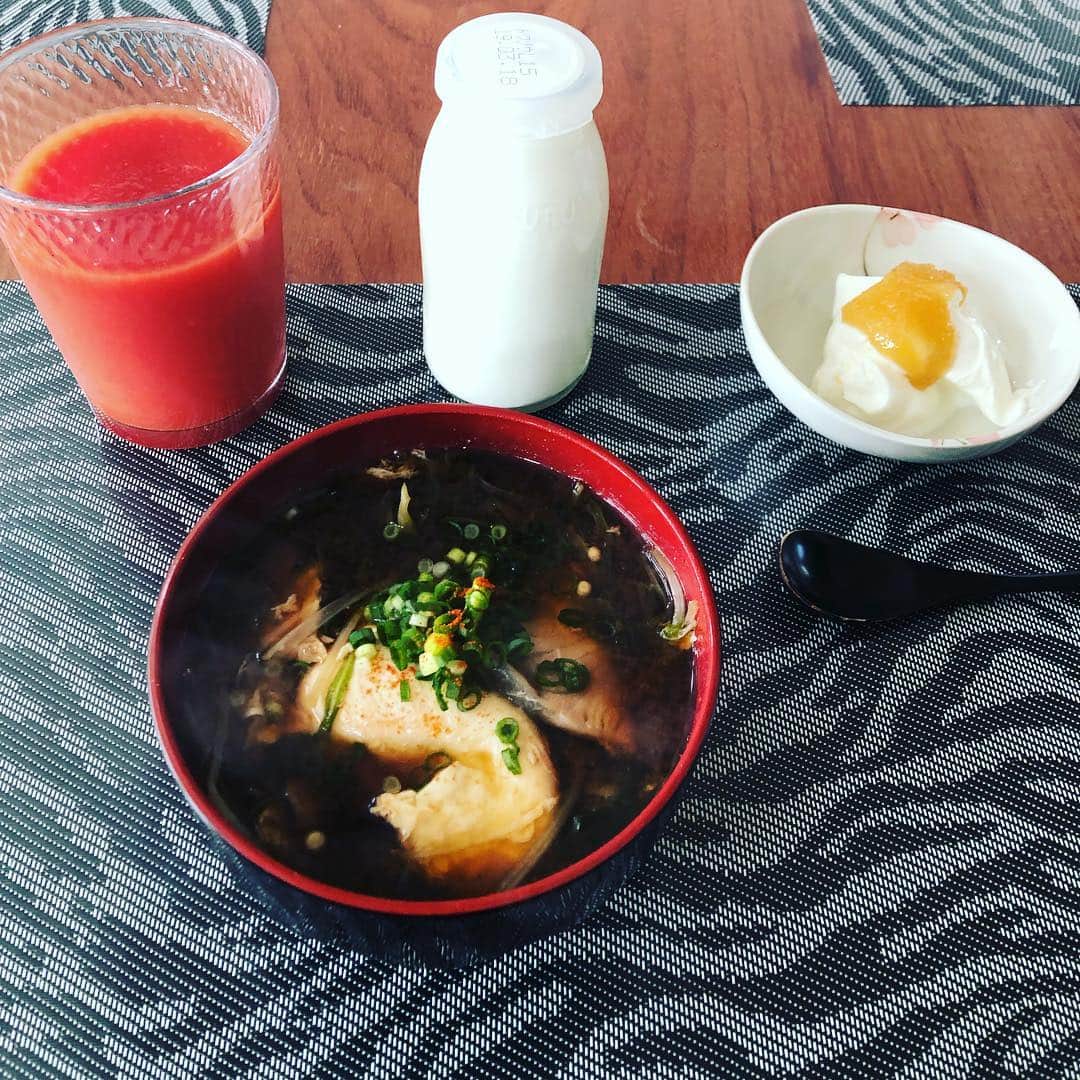 のインスタグラム：「#魚の味噌汁#朝風呂上がり」