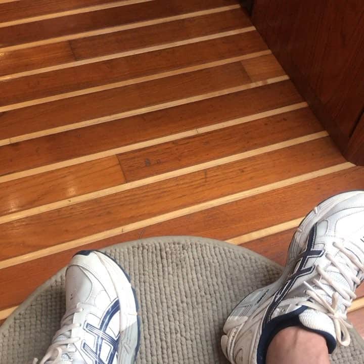 デヴィッド・スペードのインスタグラム：「F ing bit-us interruptus. Anyway. Here a C + vid.  Lebron wears these when he cleans his garage.  Cadaver Max 100’s. Available at Stretchers.」