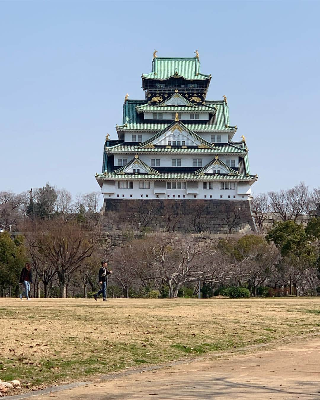 エリスカ・ブレジノワさんのインスタグラム写真 - (エリスカ・ブレジノワInstagram)「Osaka castle 🏰 #osaka #osakacastle #beautiful」3月16日 9時15分 - eliskabrezinova