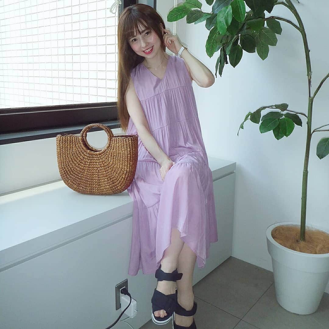 のインスタグラム：「おはよう♡ きょうはおやすみん♡ みんなはなにをするのかなぁ？ わたしはの～んびりするよ♡ といいつつ変わらずのんびりつめつめです笑笑 ・  この  @unrelish_official のワンピもさらりとして着心地よくてほんと可愛いかったなぁ♡♡♡ ・ ・ ・  #春夏物 #unrelish #アンレリッシュ #アンレリッシュ2019SS #アンレsnap」