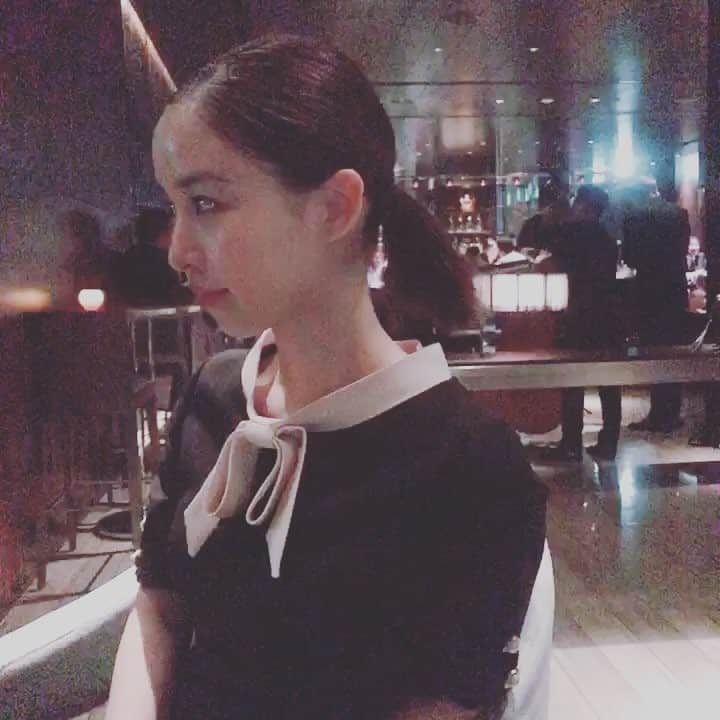 赤神幸依のインスタグラム：「. 昨夜は集まった家族で食事した。 たまに、ドレスコードのあるお店もいいね💕」