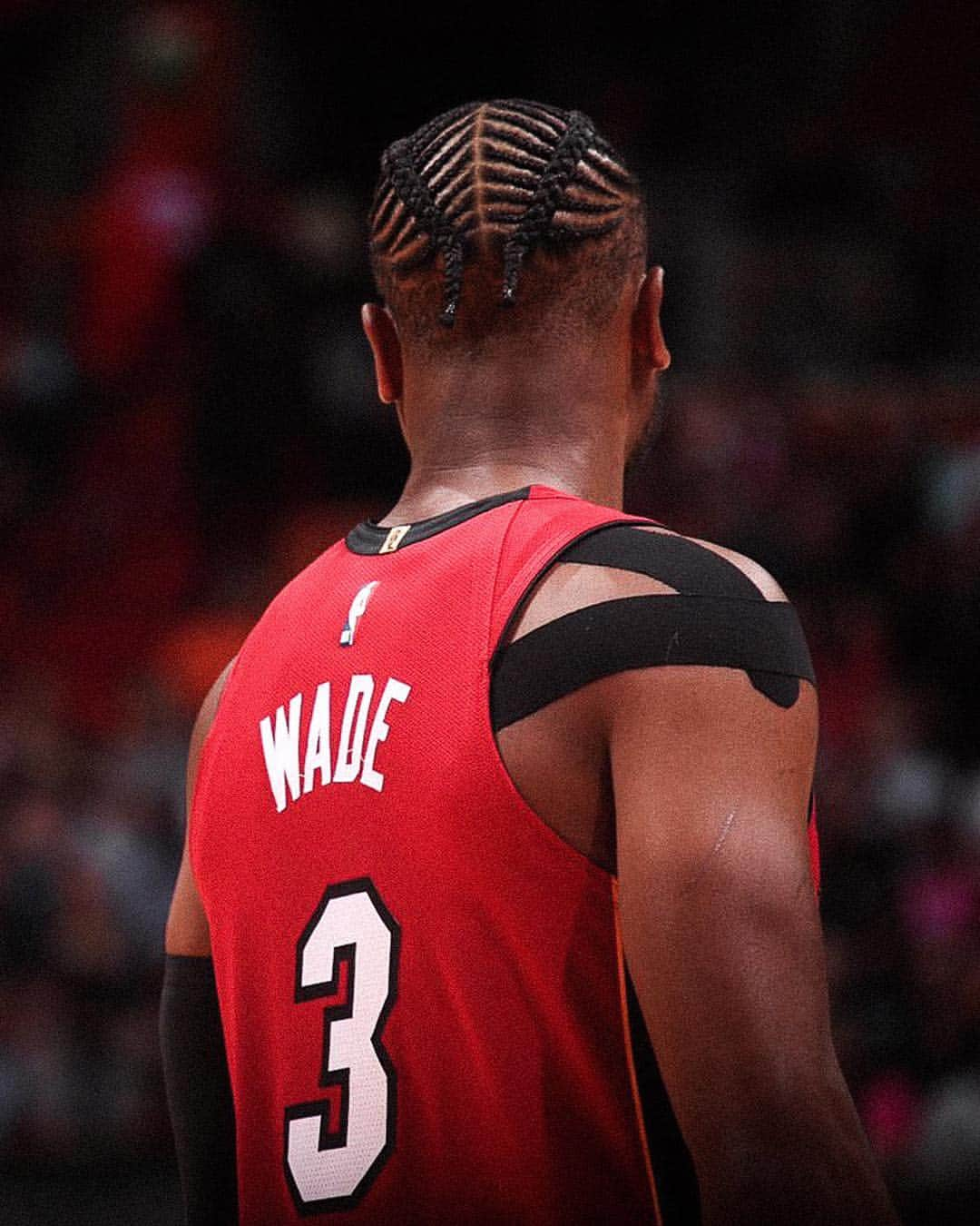 Miami HEATさんのインスタグラム写真 - (Miami HEATInstagram)「#BraidedWade is back! 😎」3月16日 9時38分 - miamiheat