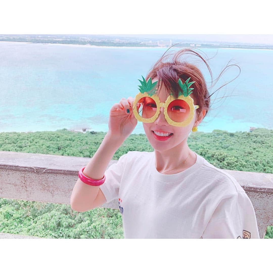 梶恵理子さんのインスタグラム写真 - (梶恵理子Instagram)「暴風浮かれ野郎🤪🏝💓🍍 in #宮古島」3月16日 10時00分 - kajierimakeup