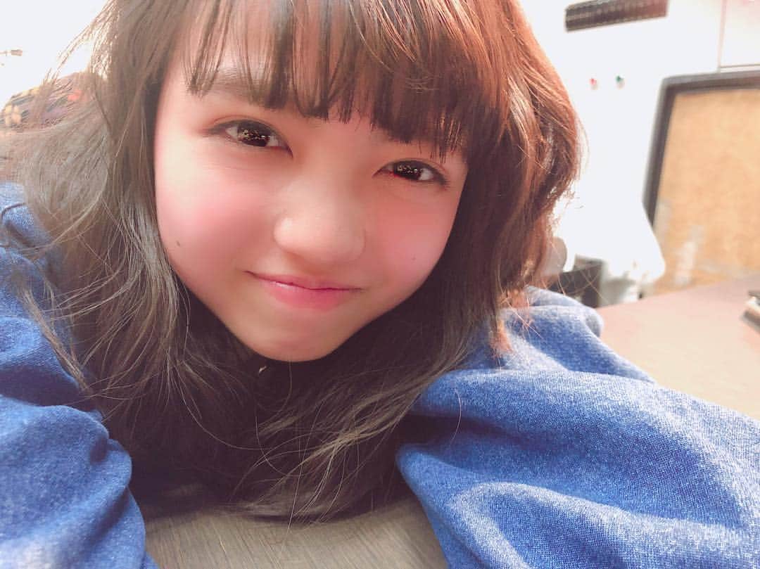 ニコ☆プチのインスタグラム：「インスタライブちょっとだったけど 見てくれた子ありがとう😊  今日も1日頑張りまひょー❤︎ ここは。 #阿部ここは」