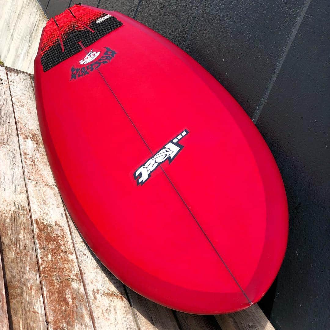 Isseki Nagaeさんのインスタグラム写真 - (Isseki NagaeInstagram)「New my toy,Lost RNF Ultra for Japan 6’ Mid-Fish,32cl  #surfinglife #beachlife🌴 #beachlife #surfboard #lostsurfboards #newboard #surfing」3月16日 10時30分 - isseki_nagae