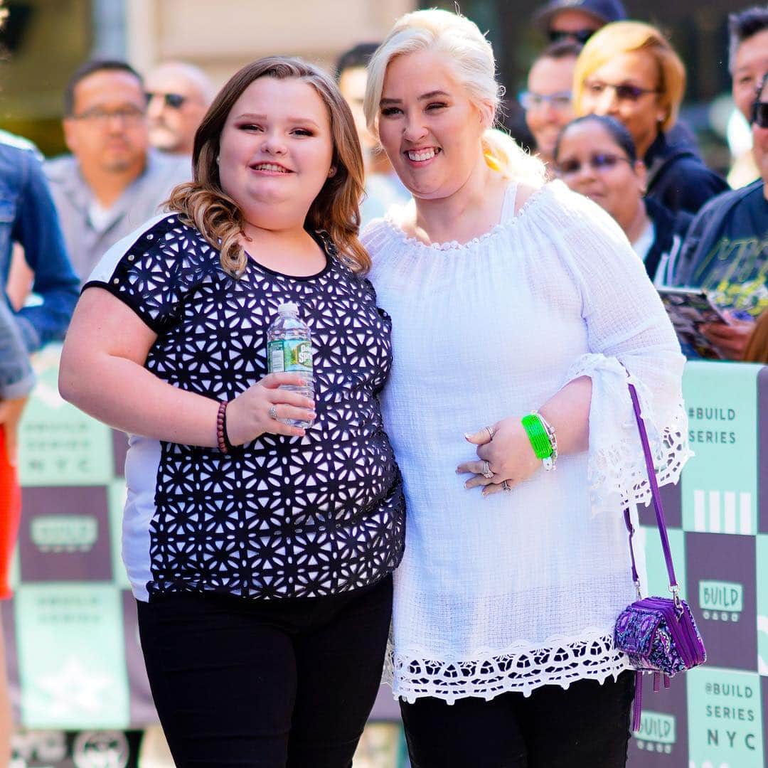 E! Onlineさんのインスタグラム写真 - (E! OnlineInstagram)「Mama June thinks she may be pregnant again, but she wants to know "how are we going to handle this one?" Link in bio, honey boo boo child. (📷: Getty Images)」3月16日 11時01分 - enews