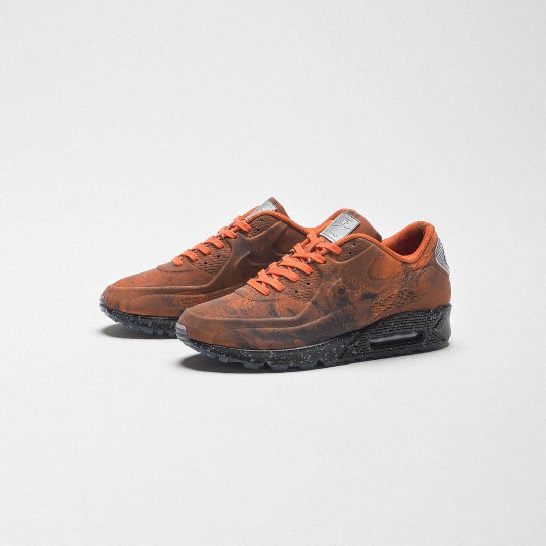 UNDFTDさんのインスタグラム写真 - (UNDFTDInstagram)「Nike Air Max 90 QS "Mars Landing" // Available Saturday 3/16 at All Undefeated Chapter Stores and Undefeated.com. TD and PS sizing available at Undefeated La Brea and Undefeated.com」3月16日 11時08分 - undefeatedinc