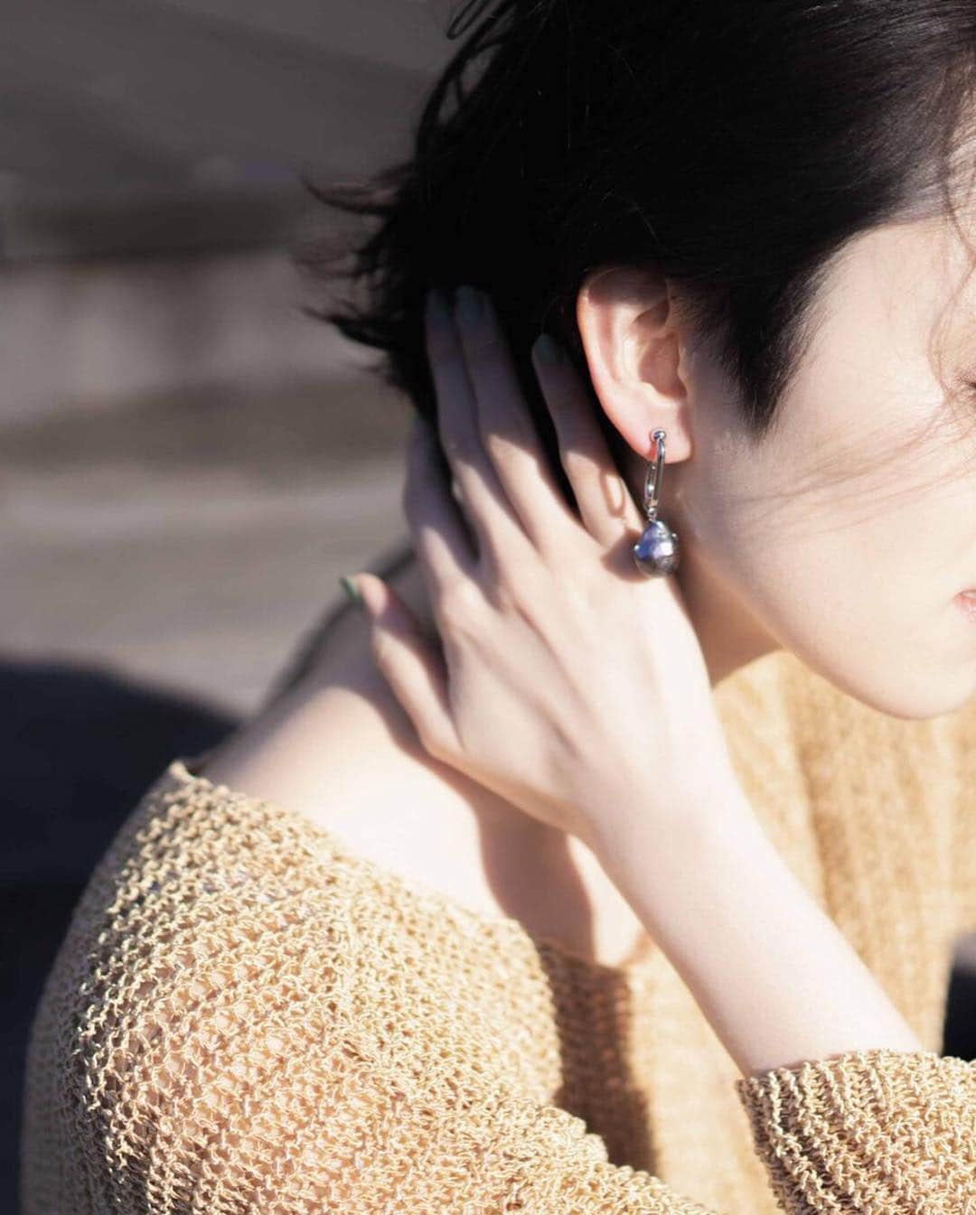 mar.ayaさんのインスタグラム写真 - (mar.ayaInstagram)「②🌬 . . . #jewelry @profil.de.laube  #📸 @ryogage  春の風〜 . . . #profildelaube  #shooting」3月16日 11時16分 - mar.aya
