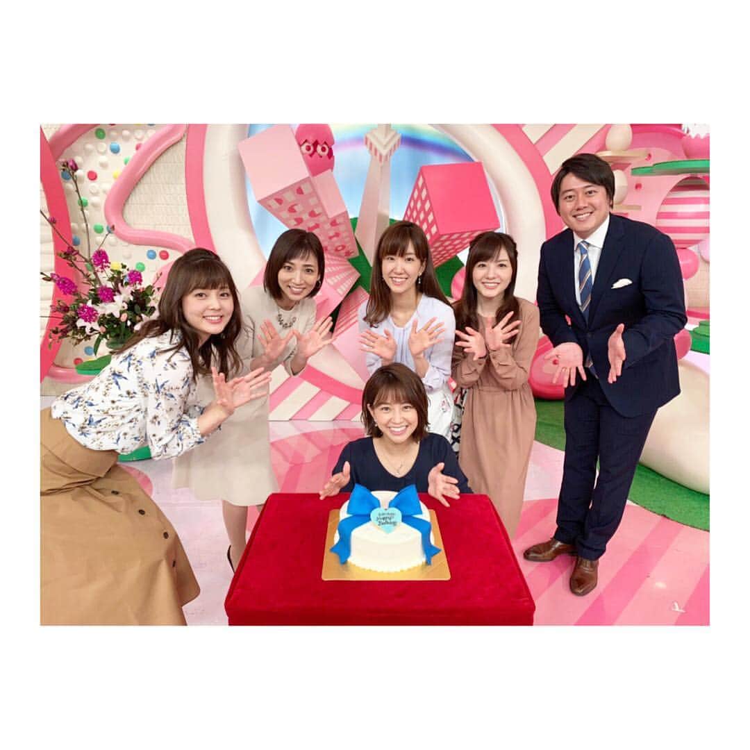 のインスタグラム：「﻿ ﻿ 明日が誕生日のえみり氏を﻿ 一足先にお祝い🎂✨﻿ ﻿ 体育会系のしっかり者で、﻿ 根っからのスポーツ大好き娘、﻿ 元気いっぱいな後輩です❣️﻿ ﻿ インドアな私を外の世界へ誘ってくれるの﻿ ほんとありがたい。。。😂﻿ ﻿ 1日早いけど、﻿ お誕生日おめでとう🎁💕﻿ ﻿ #oha4  #誕生日 #ケーキも可愛い #中川絵美里 #体育会系 #私は #文化系」