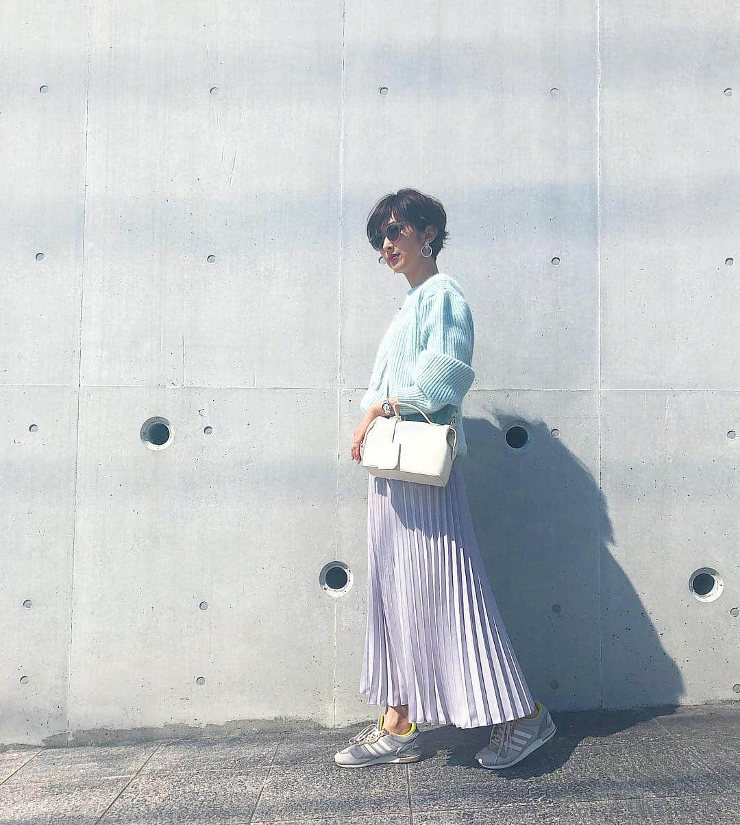 石井のり子さんのインスタグラム写真 - (石井のり子Instagram)「—————— #coordinate  ミント×ライトグレー🤖 * * #ootd #outfit #fashion #プリーツスカート #ミントグリーン #ペールグリーン #mint * * ——————— skirt #sugarbisket  bag #styledeli  shose #adidas」3月16日 11時43分 - noriko_nnnnn