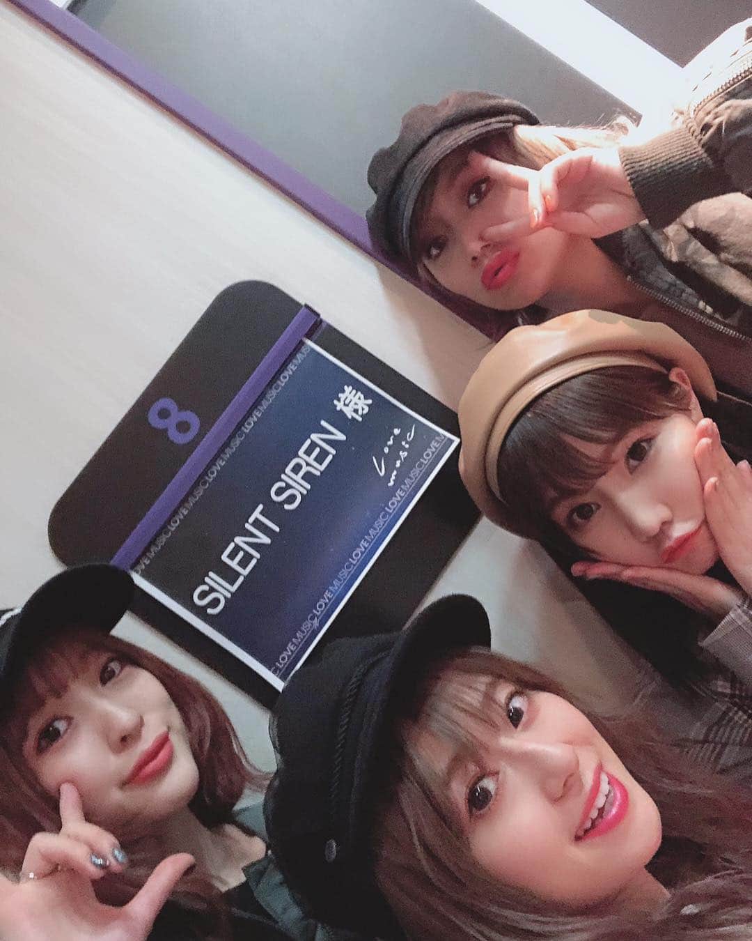 フジテレビ「Love music」さんのインスタグラム写真 - (フジテレビ「Love music」Instagram)「初登場💫﻿ SILENT SIRENさん﻿ オフショット写真頂きました💨﻿💕 ﻿ 明日よる24:30〜放送﻿ ※地域によって放送日時が異なります。﻿ 各放送局のHPにてご確認下さい。﻿ ☺︎﻿ #silentsiren﻿ #サイサイ﻿ #初登場﻿ #オフショット﻿ #Lovemusic﻿ #ラブミュージック﻿ #フジテレビ」3月16日 11時52分 - lovemusic_fujitv