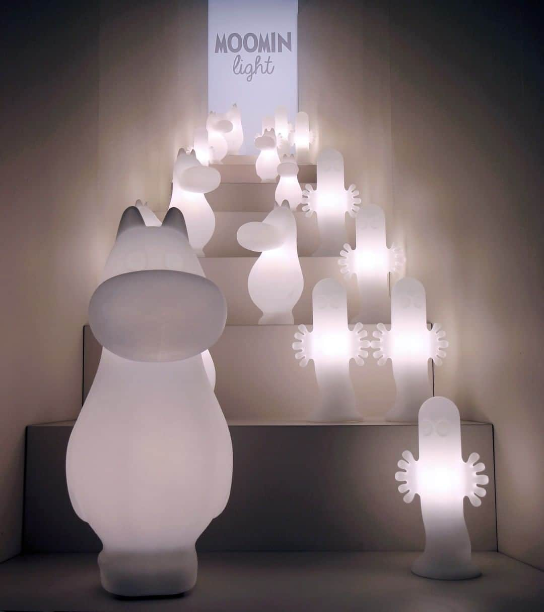 ムーミンさんのインスタグラム写真 - (ムーミンInstagram)「Stunning #MoominLights by Melaja💡 Which one is your favourite - Moomin, Snorkmaiden or the Hattifattener?🤔 You can find them here👉 moom.in/MoominLights #Moomin #moominofficial #melaja」3月16日 17時20分 - moominofficial