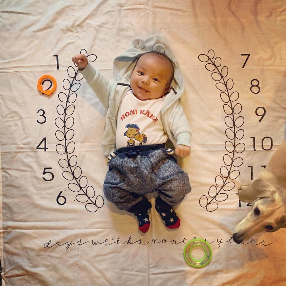 のインスタグラム：「Happy Two Month Old!!!! ２ヶ月のお誕生日おめでとう🎉🎂これからもたくさん笑顔を運んでね。#twomonthsold #happybirthday #babyboy #family」