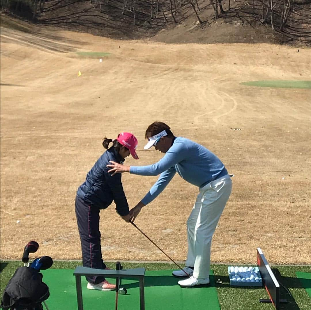 星野英正さんのインスタグラム写真 - (星野英正Instagram)「今日は毎年恒例🏌️‍♂️地元仙台でのカメイ星野英正ジュニアレッスン会に行ってきました！  自分がジュニア時代に比べると今の子供達が数段うまい🤣👍 今の子供たちは恵まれてるな😊  カメイ星野英正ジュニアレッスン会から将来のスーパースターが出て欲しいな😆😆😆 #株式会社カメイ#利府ゴルフクラブ#ダンロップエンタープライズ#住友ゴム工業#ダンロップスポーツマーケティング#宮城ゴルフガーデン#宮城県ゴルフ連盟#宮城テレビ#プロゴルファー#ジュニアゴルファー#宮城県#利府町#仙台#」3月16日 17時24分 - hidemasa_hoshino