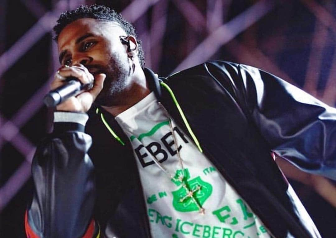 アイスバーグさんのインスタグラム写真 - (アイスバーグInstagram)「@jasonderulo on stage in Dubai in #Iceberg1974 full look from #SS19 collection」3月16日 17時24分 - iceberg