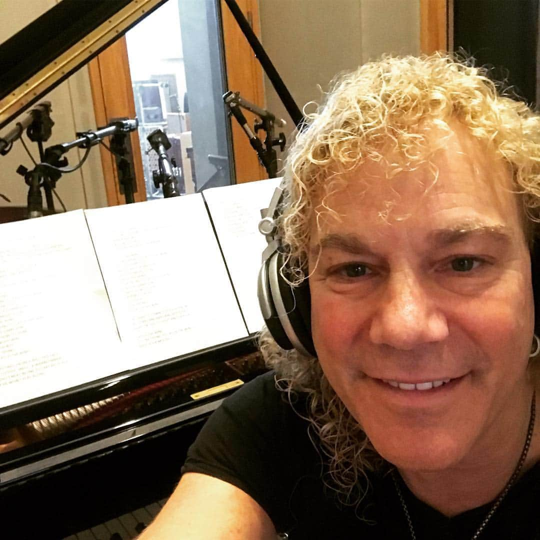 デヴィッド・ブライアンさんのインスタグラム写真 - (デヴィッド・ブライアンInstagram)「Recording away!!! Great new music for @bonjovi! 😎👍🎶🎹💥」3月16日 12時03分 - davidbryanmusic