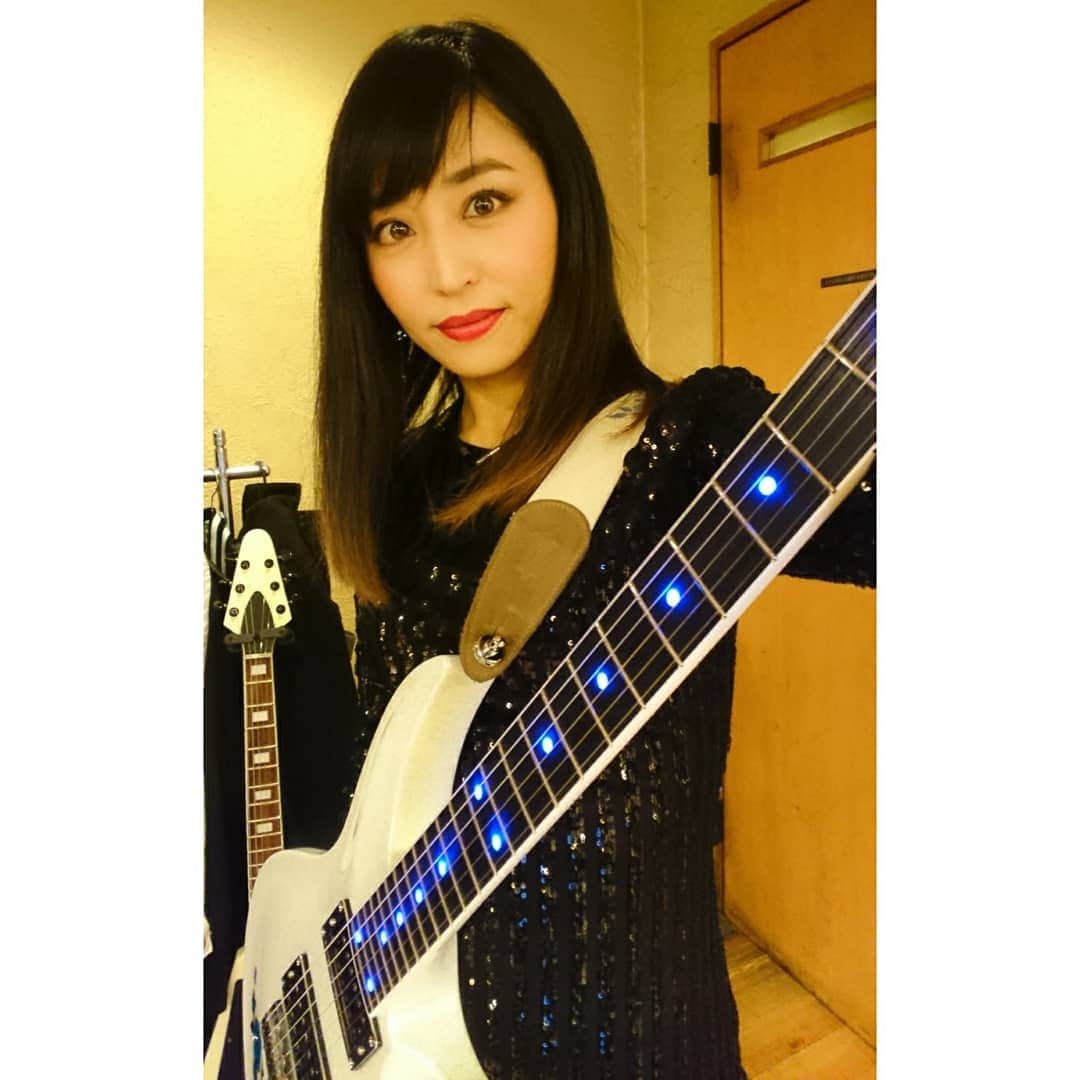 Yukiさんのインスタグラム写真 - (YukiInstagram)「Sparkling night✨✨ Thank you Saitama! The audience was awesome!! 西川口Heartsへご来場ありがとうございました！ いっぱいの方に来てもらえて感謝です！ CDも沢山買ってくれてありがとうございますー😢✨ #backstage #D_Drive #Yuki #guitar #guitarist #marshall #esp #BOSS #rock #metal #music #femaleguitarist  #horizon3  #japan #japanesewoman #ギター #ロック #音楽 #ライブ #ゆき」3月16日 12時03分 - d_drive_gt_yuki