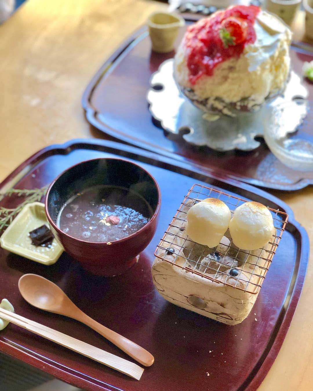 水野佐彩さんのインスタグラム写真 - (水野佐彩Instagram)「・ 苺姫🍓🍧💕💕 美味しかった〜🥺❤️ 凍えながら食べたけど 凍えながらでも 今月もう一回食べたい🥺w 今朝もインスタライブ ありがとうございました🙇🏼‍♀️✨ 鼻垂れ小僧ですみません。 明日の朝も10時からまたやろうかな😊💕 #coordinate one-piece#snidel @snidel_official  outer#journalstandardrelume @js_relume  shoes,bag#stellamccartney @stellamccartney  pierce#uiqut @uiqut  #sサイズコーデ #おちびコーデ #153cmコーデ #くろぎ #廚菓子くろぎ  #クリヤカシクロギ #苺姫 #ぜんざい #おぜんざい」3月16日 12時17分 - saaya_mizuno