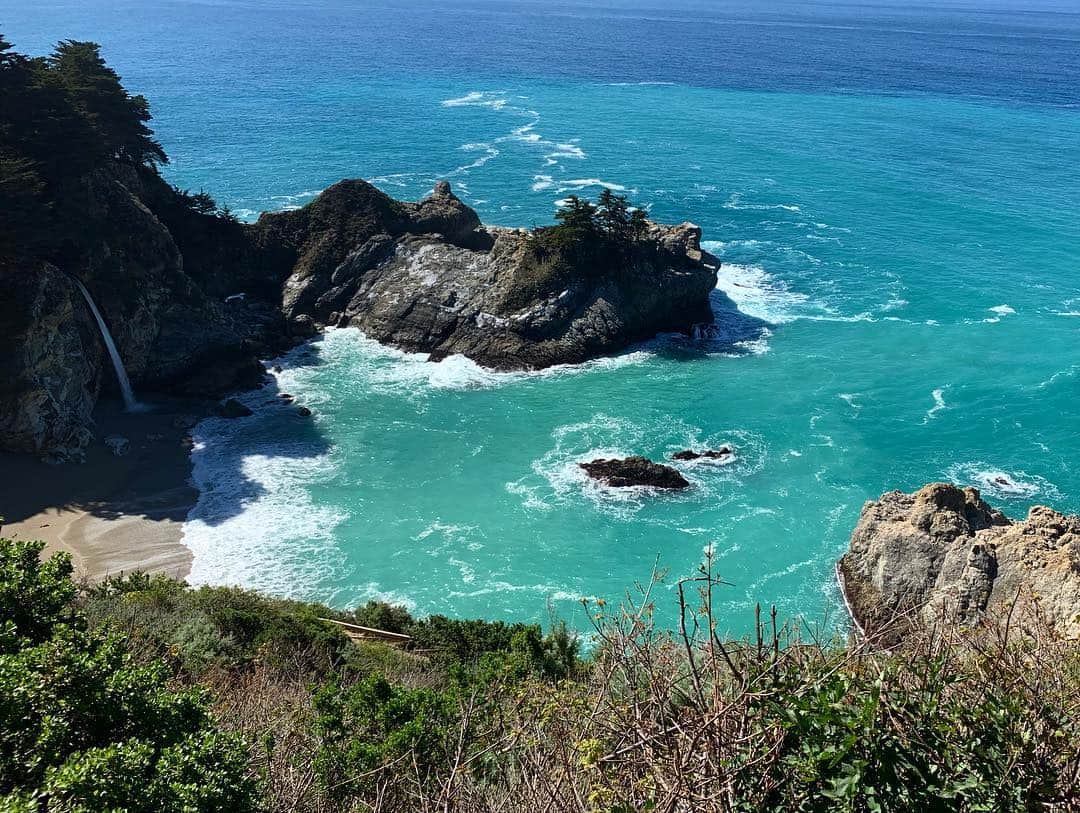 カミ・モローネさんのインスタグラム写真 - (カミ・モローネInstagram)「First timer #bigsur 🌲」3月16日 12時20分 - camilamorrone