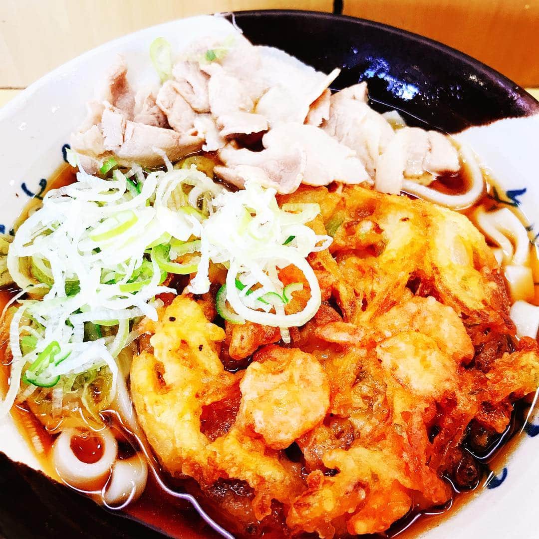 宮下純一さんのインスタグラム写真 - (宮下純一Instagram)「久しぶりに食べられた🥰#きしめん #きしめん住吉#かき揚げ豚しゃぶトッピング#宮本マネージャー初きしめん」3月16日 12時27分 - junichi1017