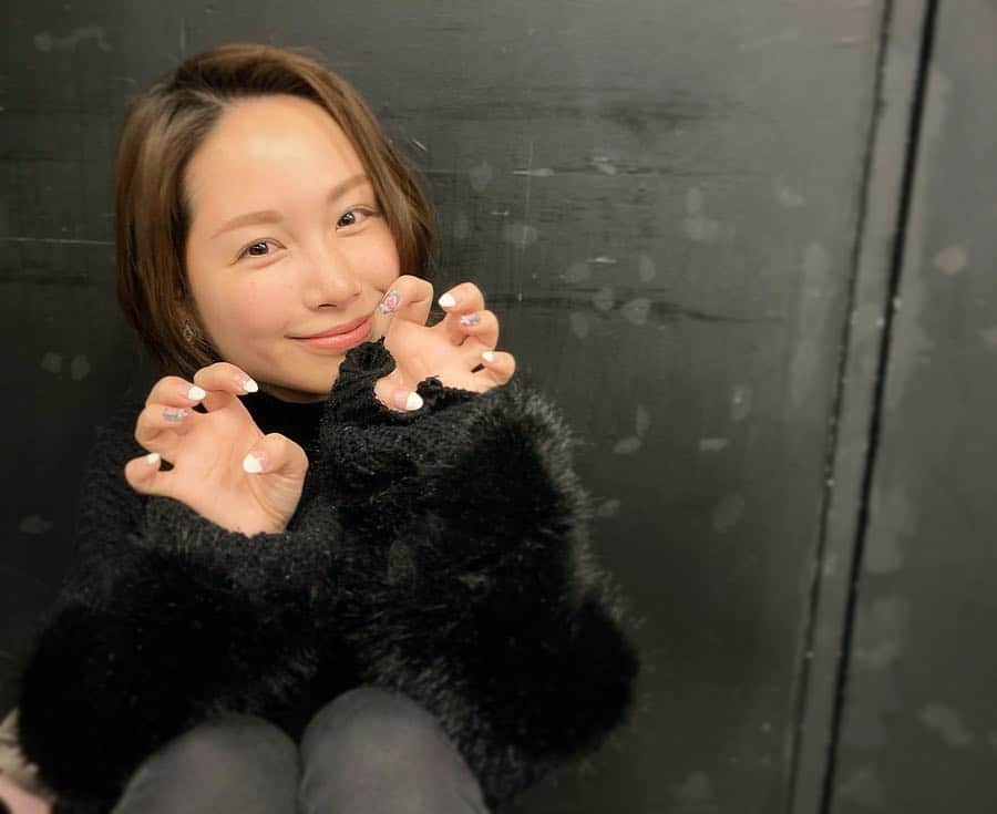 のインスタグラム：「今回のネイルもかわいすぎ😍✨ 超好み！！！ ・ ・ 本番用ってこともあって、ピンとくる定額デザインがなく『…うーん』と迷いまくっていたら、『寺田さん好みだと思います！』と言って、秘蔵デザインを出してくれたの！！ ・ ・ ……よくお分かりで！ ドンピシャで好みでした🤣✨ ・ ・ いつもありがとうございます！ (@zun615 ) ・ ・ #newnail #nails #naildesign  #春ネイル #かわいすぎ  #fashion #fashionista #fashionable  #寺田有希 #teradayuki」