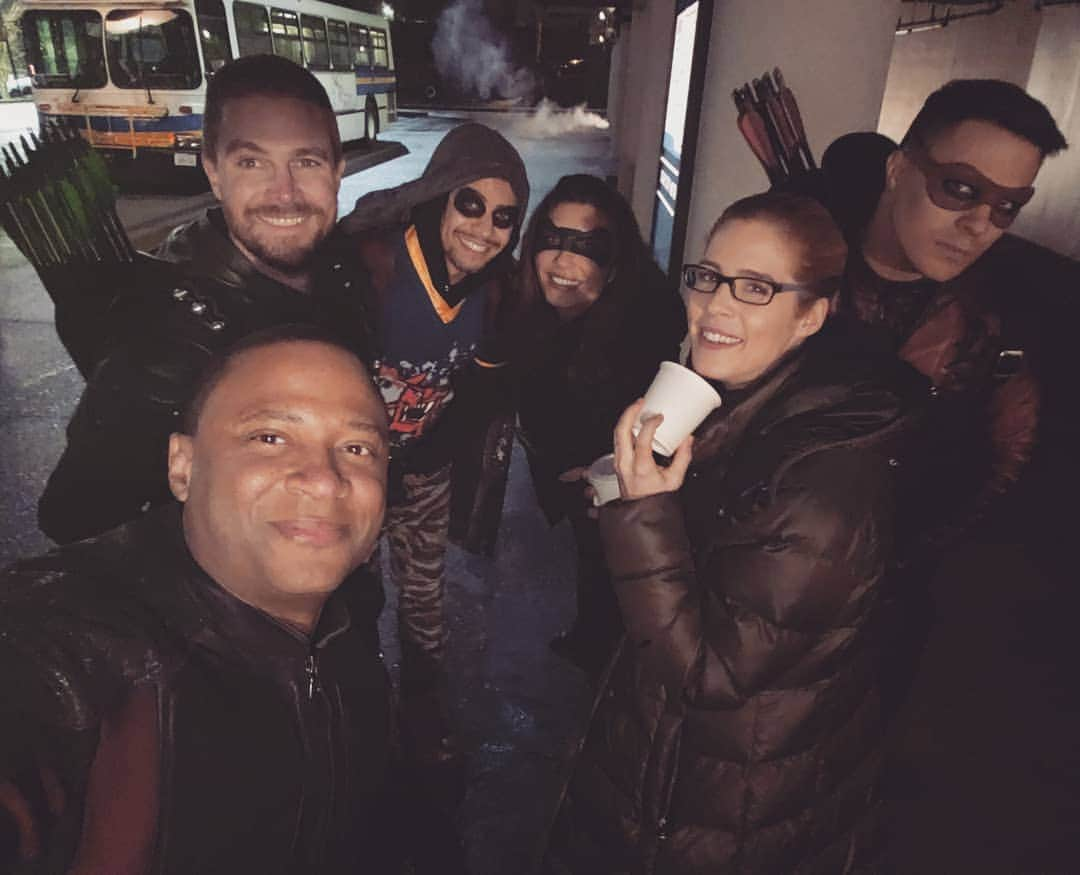 デヴィッド・ラムゼイのインスタグラム：「These folks... #arrowseason7」