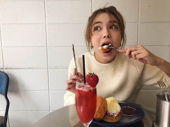 美女美容事情さんのインスタグラム写真 - (美女美容事情Instagram)「《表参道で人気の...🍞&☕》⠀ *⠀ リポストを使って、素敵な写真📷✨を投稿されてる方を紹介させて頂く⠀⠀⠀⠀ 【💄美女美容事情💅】のコーナーです✨⠀ *⠀⠀⠀⠀⠀⠀⠀ いいねやコメント、フォローして応援してね❤︎🥰🎶⁣⠀ *⠀⠀⠀⠀⠀⠀⠀ 今回ご紹介させて頂きますのは❤︎⠀ ステファニーさん< @steph_0928_ >の素敵なお写真📸⠀ *⠀ 表参道で人気のお店『パンとエスプレッソと』での1枚📷✨行きたいとおもってまだ行けてなーい😫いちご好き🍓にはたまらない期間限定&数量限定のいちごトーストをパクッと😆✨もう表情から美味しいのが伝わってきます😫💓もう、絶対行きます‼️幸せいっぱいの素敵なお写真ありがとうございました💕⠀ *⠀⠀ ステファニーさんのアカウントには他にも素晴らしい投稿が沢山ありますので是非覗いてみて💁‍♀️💙⠀ *⠀⠀ ステファニーさん< @steph_0928_ >⠀ のご紹介でした☺️📸✨⠀⠀⠀⠀⠀⠀⠀⠀ △▼△▼△▼△▼△▼△▼△▼△▼△▼⠀⠀⠀⠀⠀⠀⠀⠀⠀⠀⠀⠀⠀⠀⠀⠀⠀⠀⠀⠀⠀⠀⠀⠀⠀⠀⠀⠀⠀⠀⠀⠀⠀ ❤🧡💛「美女美容事情」💚💙💜⠀⠀⠀⠀⠀⠀⠀⠀⠀⠀⠀⠀⠀⠀⠀ 👇掲載ご希望の方は👇⠀⠀⠀⠀⠀⠀⠀⠀⠀⠀⠀⠀⠀⠀⠀⠀ @b_b_j.jタグ付けと🖤 # ビジョビ⠀🖤⠀⠀⠀⠀⠀⠀⠀⠀⠀⠀⠀⠀⠀⠀⠀ をタグ付けお願いします✨⠀⠀⠀⠀⠀⠀⠀⠀⠀⠀⠀⠀⠀⠀⠀⠀ ――――――――――――――――⠀⠀⠀⠀⠀⠀⠀⠀⠀⠀⠀⠀⠀⠀⠀⠀⠀⠀⠀⠀⠀⠀⠀ ～姉妹アカウントのご紹介～⠀⠀⠀⠀⠀⠀⠀⠀⠀⠀⠀⠀⠀⠀⠀⠀⠀⠀⠀⠀⠀⠀⠀⠀⠀⠀⠀ ◇美容情報を紹介している«美女美容事情～Beauty～»⠀⠀⠀⠀⠀⠀⠀⠀⠀⠀⠀⠀⠀⠀⠀⠀⠀⠀⠀⠀⠀⠀⠀⠀⠀⠀ ( @b_b_j.j_b )⠀⠀⠀⠀⠀⠀⠀⠀⠀⠀⠀⠀⠀⠀⠀⠀⠀⠀⠀⠀⠀⠀⠀⠀⠀⠀⠀ ◇美しい旅スポット紹介をしている«美 spot»⠀⠀⠀⠀⠀⠀⠀⠀⠀⠀⠀⠀⠀⠀⠀⠀⠀⠀⠀⠀⠀⠀⠀⠀⠀ ( @b__spo )⠀⠀ ⠀ ◇ビジョビがお届けするセレクトショップ«bi select»⠀ ( @bi_select )⠀ ⠀⠀⠀⠀⠀⠀⠀⠀⠀⠀⠀⠀⠀⠀⠀⠀⠀⠀⠀⠀⠀ よかったらこちらも覗いてみてね✨⠀ ――――――――――――――――⠀⠀⠀ @b_b_j.j⠀⠀ #お出かけ #カフェ #メイク  #cafe ⠀ #カフェ好き #いちご⠀ #可愛い💕 #お出かけコーデ ⠀ #カフェめぐり #大人可愛い ⠀⠀⠀ #アイメイク  #おしゃれ女子 ⠀⠀⠀ #オシャレカフェ #オシャレ好き ⠀⠀⠀ #ナチュラルメイク #ファッションコーデ ⠀⠀⠀ #ファッションスナップ #春コーデ ⠀ #春カラー #女子力アップ ⠀⠀⠀ #女子力 #カジュアルファッション ⠀⠀⠀ #カジュアルコーデ #カジュアル⠀⠀⠀ #美意識 #美意識向上 ⠀⠀⠀ #かわいい #カフェ活 ⠀ #goodtime #naturalbeauty」3月16日 12時47分 - b_b_j.j