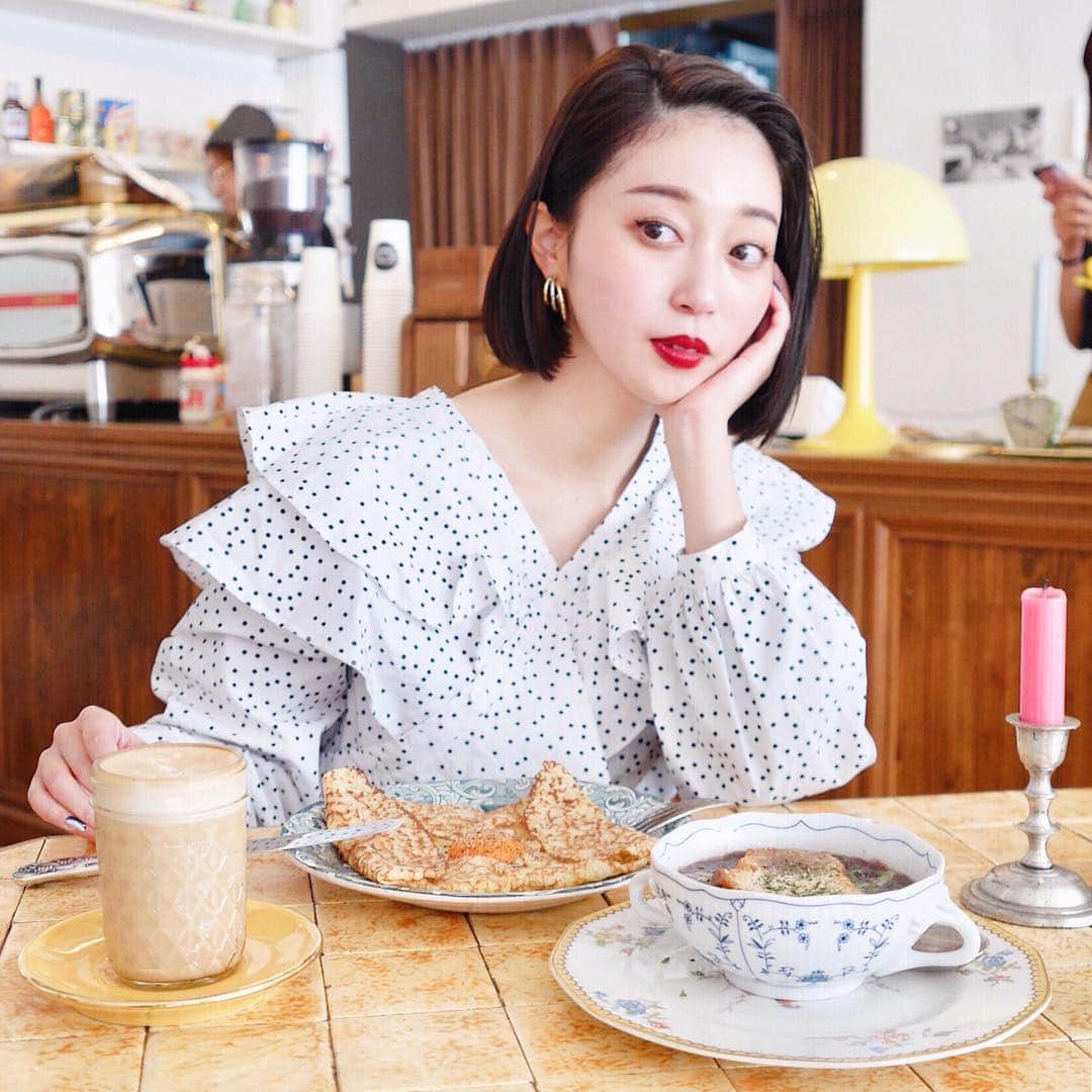 梅谷安里さんのインスタグラム写真 - (梅谷安里Instagram)「韓国楽しかった🌷 今回も可愛いカフェに美味しいご飯たくさん食べれてhappy♡ ・ この間、 @ilikai_minamisenba で 電気を流してもらってから全身ほぐしてもらってスッキリ！！ 肩凝りも脚のむくみもなくなったよ❤️ ・ 定期的に通って流してもらお！！！ #ilikaimassagespa  #あん旅 #韓国#ソウル」3月16日 12時57分 - anriworld