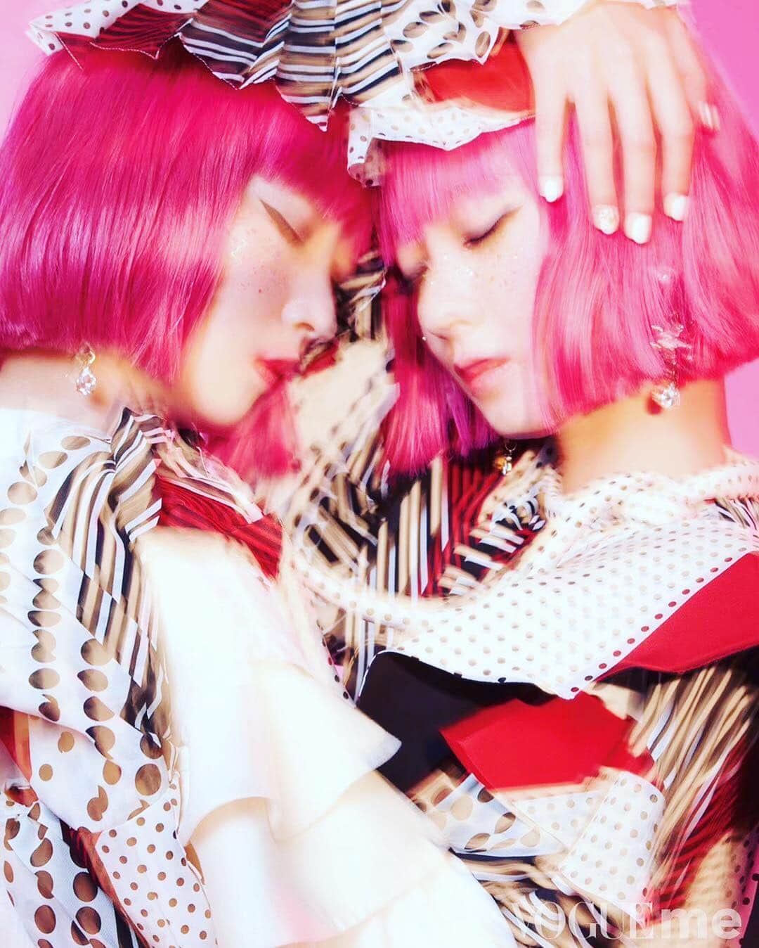 のインスタグラム：「VOGUEme. @vogueme ⚡️💫✨ Photo by @lesliekeesuper」