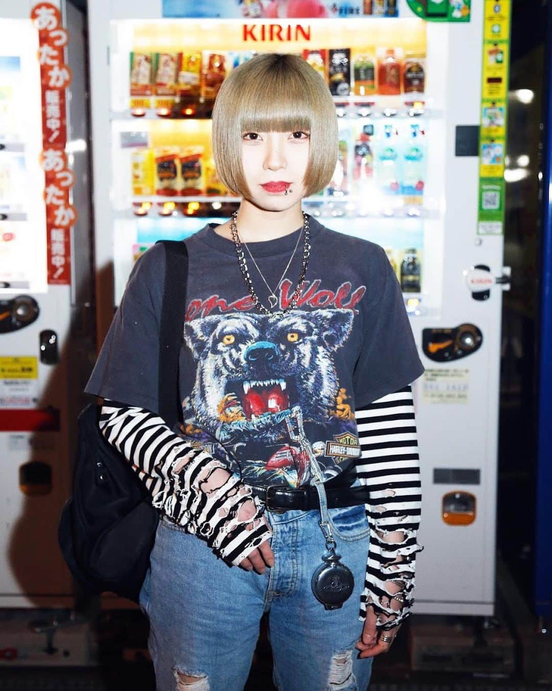 Droptokyoさんのインスタグラム写真 - (DroptokyoInstagram)「KANSAI STREET STYLE Style 01: @_sleep_tommy_ / Style 02: @i___yuuka / Style 03: @mobutallien4 / Style 04: @cache_jin / Style05: @y_jeallene / Style06: @_retsu_sada / Style07: @rnifu / Style08: @xmx__708.t  #streetstyle#droptokyo#kansai#osaka#japan#streetscene#streetfashion#streetwear#streetculture#fashion#関西#大阪 Photography: @kyoheihattori」3月16日 13時57分 - drop_tokyo